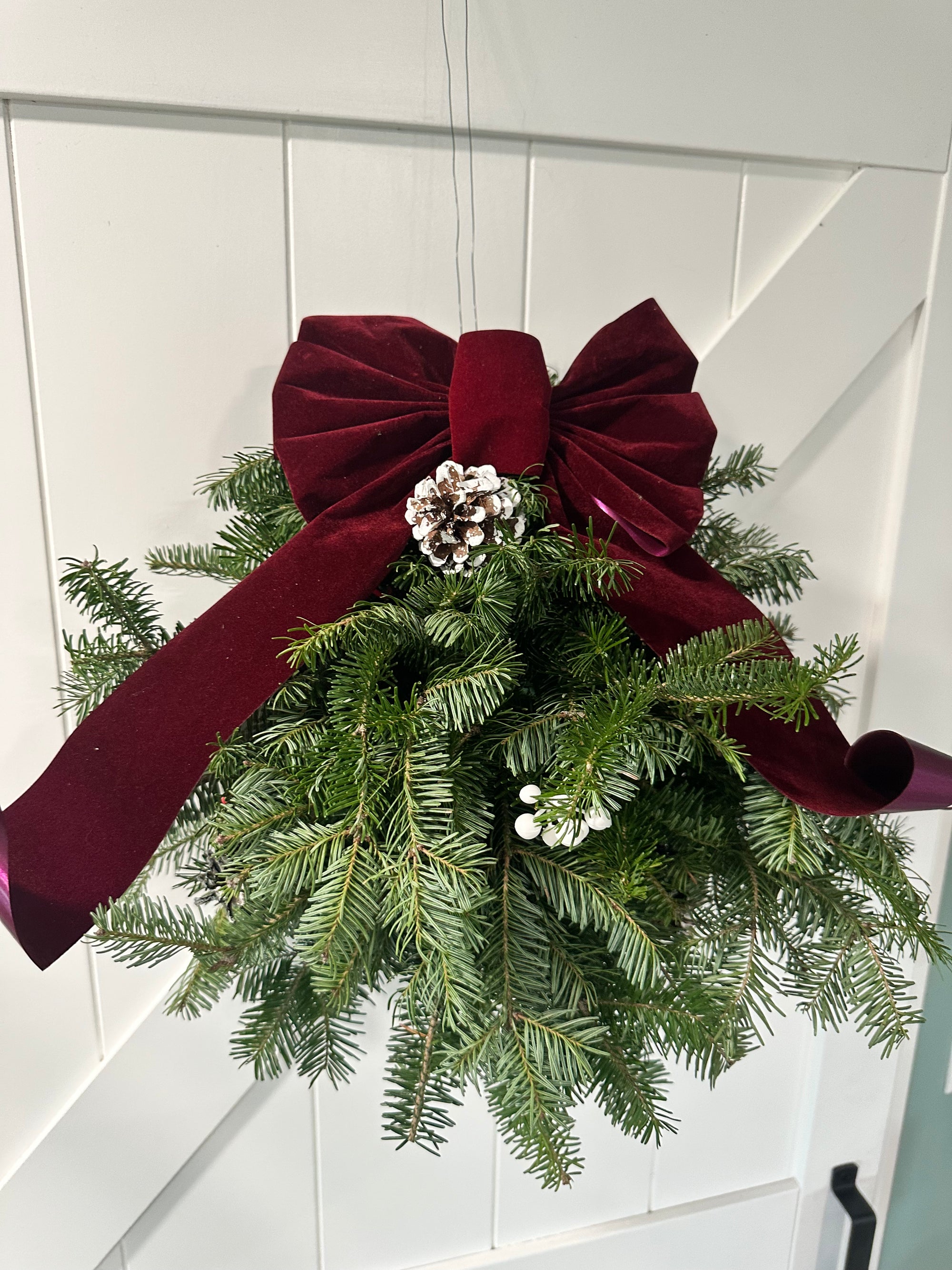 DIY Christmas Kissing Ball Kit – Holiday Porch & Indoor Decor